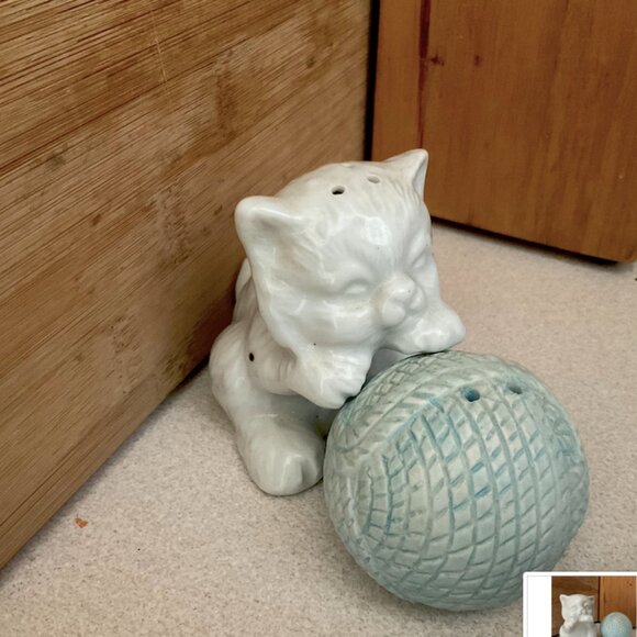 Cat & Yarn | Salt & Pepper | Adorable Kitsch Kitty Set of Kitchenware - Picture 10 of 11